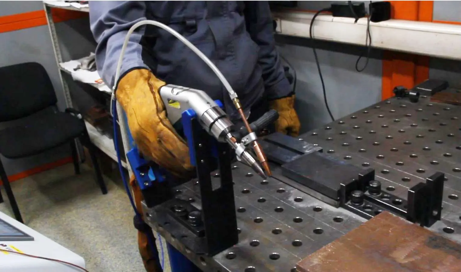 Лазерная наплавка проволокой