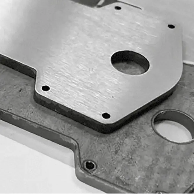 Шлифованная деталь рядом с необработанной