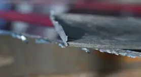 Кромка железной детали