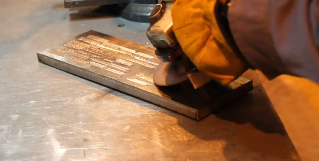 Лазерная наплавка порошковой проволокой вразрезе