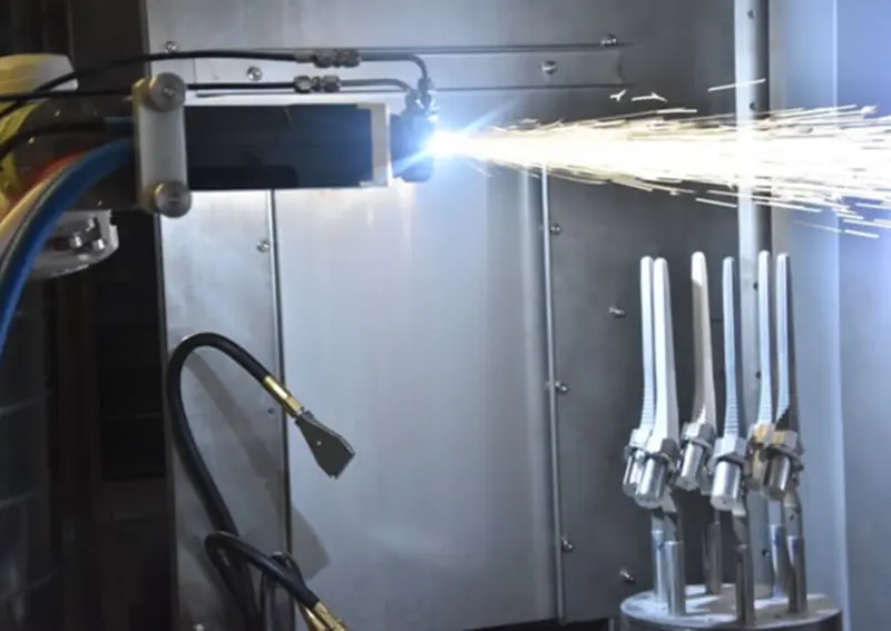 Нанесение атмосферным плазменным напылением защитного покрытия на ножку эндопротеза