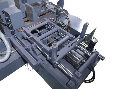 Автоматический двухстоечный ленточнопильный станок по металлу GZ4240A-1674