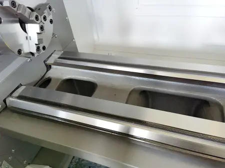 Токарный станок с ЧПУ IRT HTM2850-700