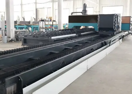 Станок для резки полособульбового профиля