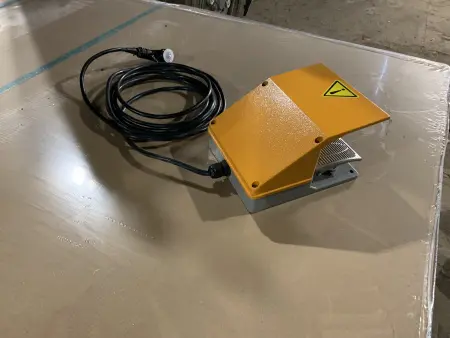 Foot pedal for positioner