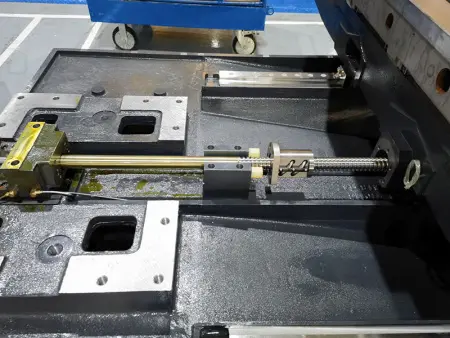 Вертикальный обрабатывающий центр IRT-VMC 1300H