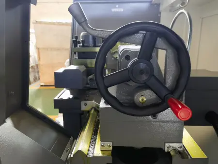 Токарный станок с ЧПУ IRT HTM2850-700