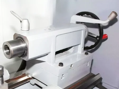 Токарный станок с ЧПУ IRT HTM2850-700