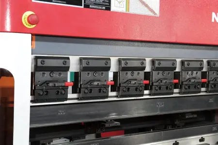 NG-6020 Листогибочный пресс с сервоприводом по доступным ценам в нашем каталоге. 