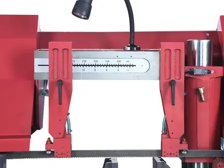 Полуавтоматический двухстоечный ленточнопильный станок по металлу GB4232A-1674
