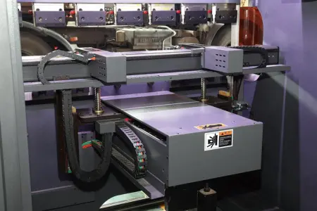 NG-6020 Листогибочный пресс с сервоприводом по доступным ценам в нашем каталоге. 