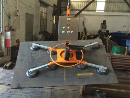 Вакуумный подъемник грузоподъемностью 2000 кг с функцией наклона/вращения листа АЭРО