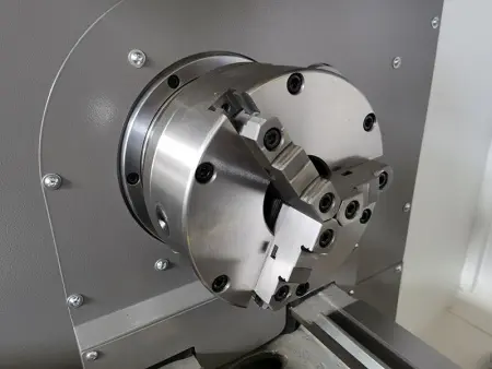 Токарный станок с ЧПУ IRT HTM2850-700