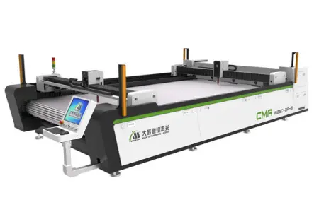 3000 х 2100  СО2 лазерный станок, предназначенный для раскроя тканных материалов CMA2130C-DF-A