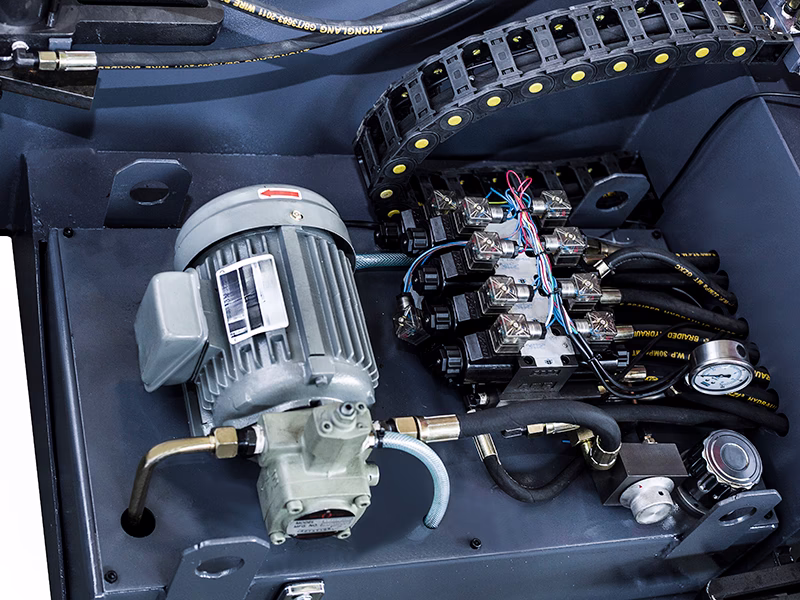 Гидравлическая система автоматического одностоечного ленточнопильного станка по металлу GZ4260A-1674 с независимым баком для масла