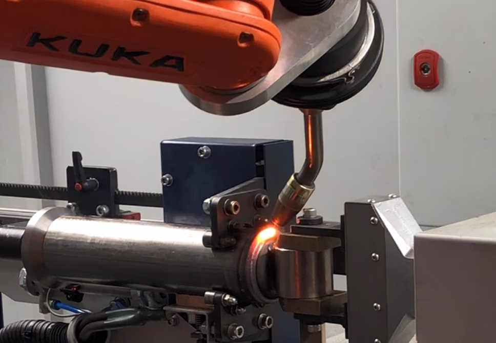 Сварка корпуса с дном, шов 2 на роботизированном комплексе