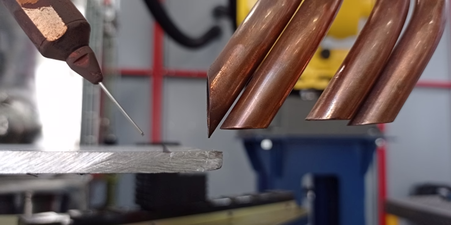 Positioning during laser welding in the sandblasting and surface treatment complex