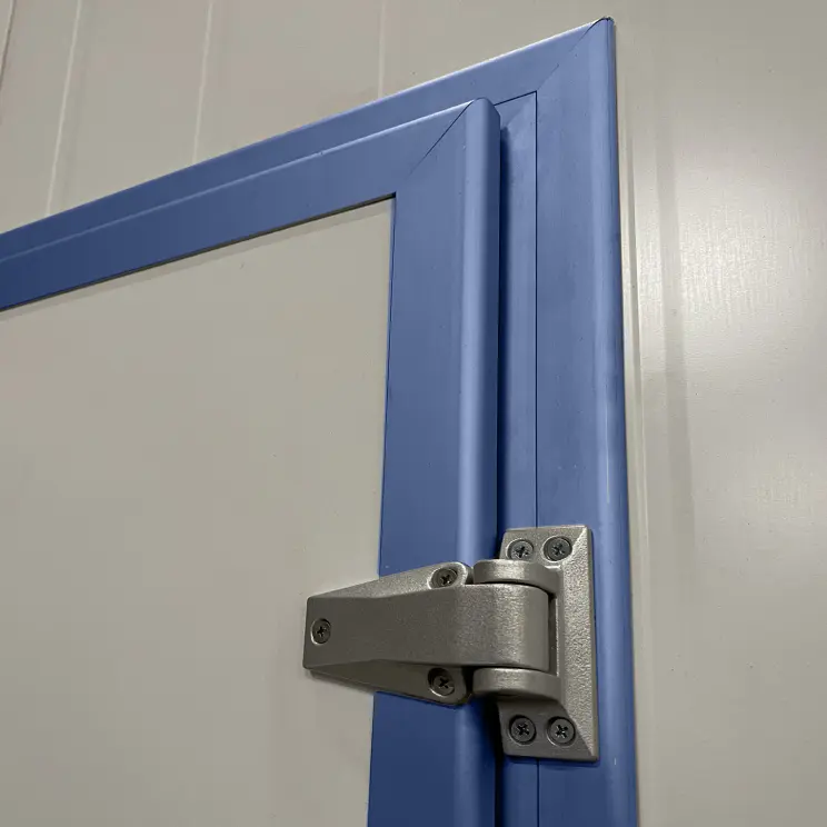 Двери слесарных и сварочных кабин