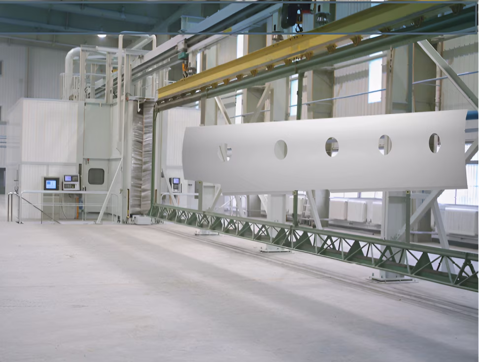 Подвесной конвейер роботизированной системы для дробеструйного упрочнения и формообразования